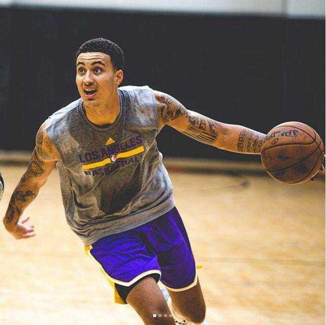 本赛季限制对手在6英尺内最低命中率：戈贝尔46%领跑（本季对手6英尺内命中率最低榜：戈贝尔以46%居首）