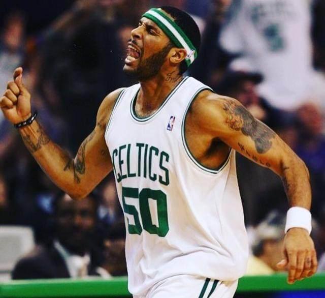 欧冠进球榜更新：莱万连续进球,（欧冠射手榜更新：莱万连场破门）