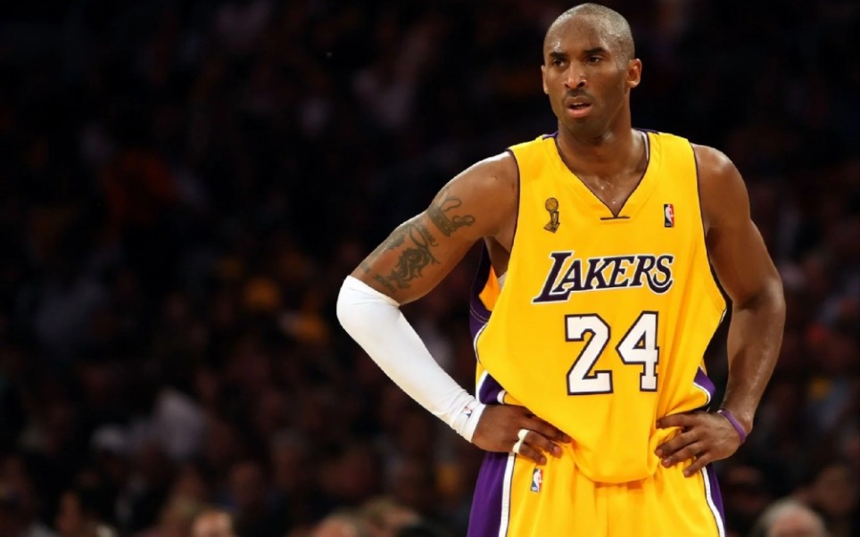 葡萄牙U17夺冠，奎罗斯社媒发贺电：我无比自豪（葡萄牙U17加冕冠军，奎罗斯发文庆贺：无比骄傲）