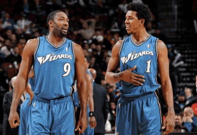 豪横，巴媒：弗拉门戈为前往秘鲁参加解放者杯决赛包了5架飞机（巴媒：弗拉门戈为赴秘鲁征战解放者杯决赛包下5架飞机）